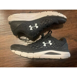 Under Armor Woman’s Black Charged Intake Tennish Athletic Shoes‎ 6
